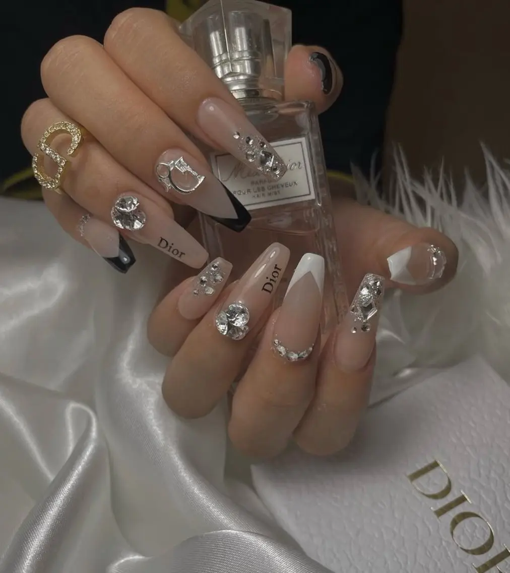 長さ出し10本+ブランドネイルおまかせ💅✨の写真