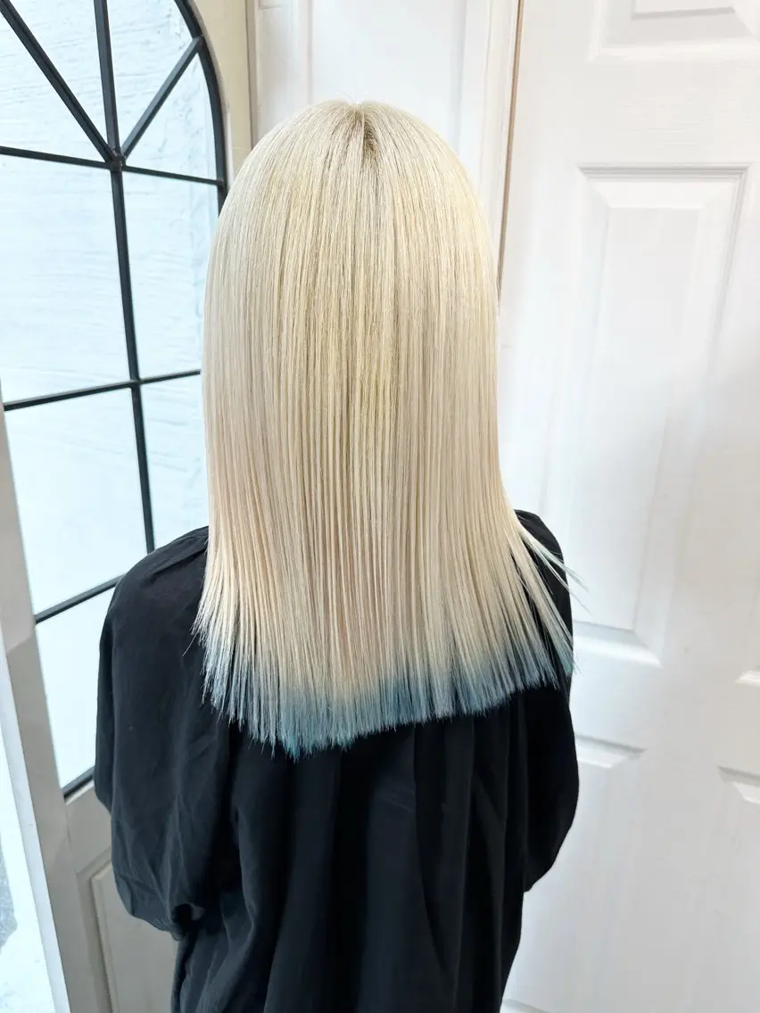 セミロング カラー ブリーチ 中目黒✂︎店長✂︎ TOMOHIROのヘアスタイル