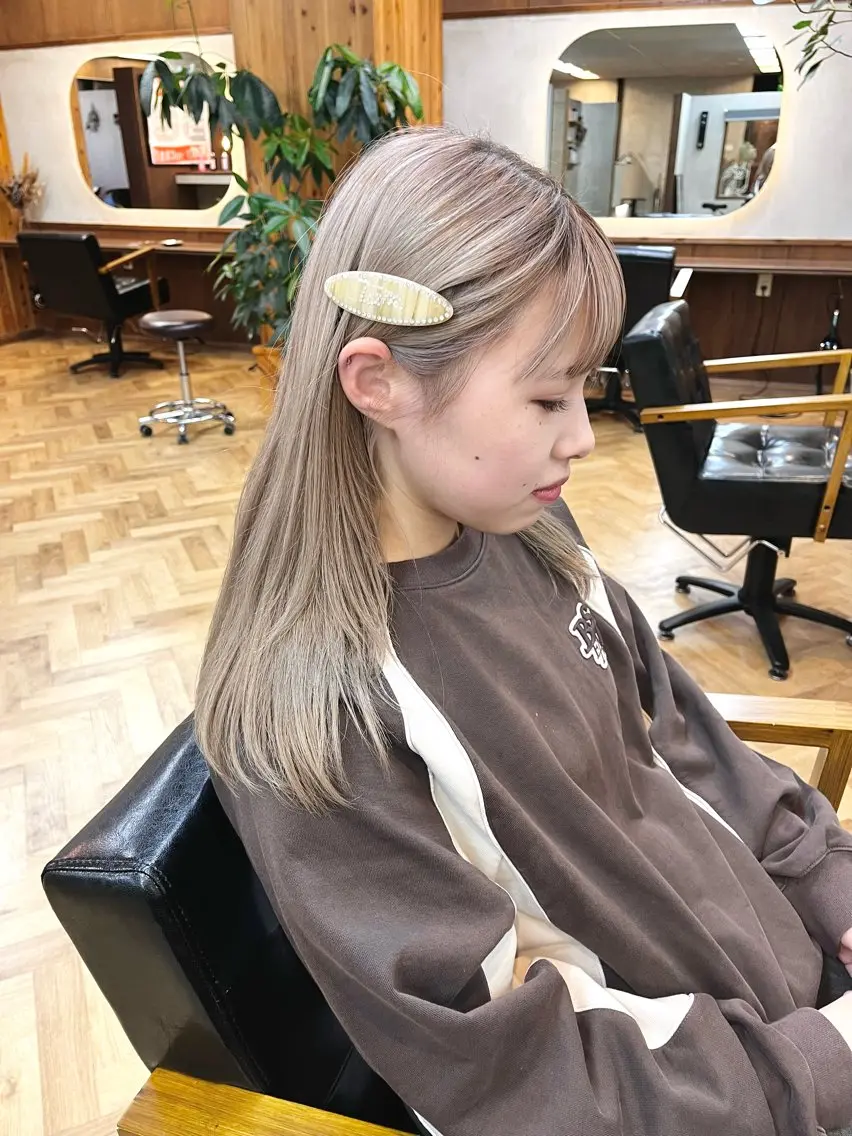 セミロング カラー ヘアアレンジ ブリーチ ハイトーンカラー ena/ブリーチなし 透明感・レイヤー🎀のヘアスタイル