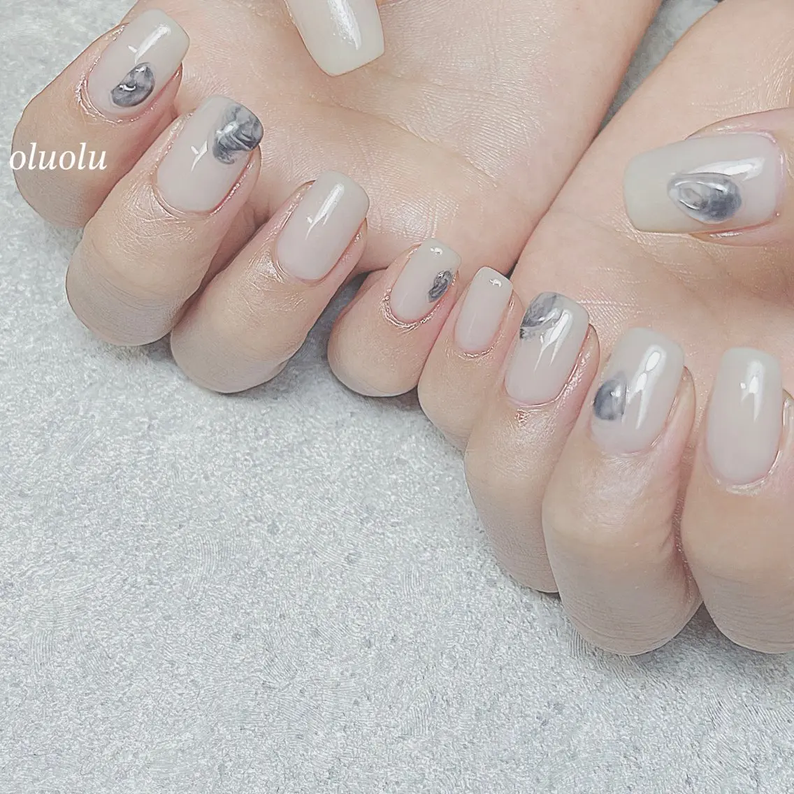 ネイル アートネイル フットネイル ニュアンスネイル ぷっくりネイル シンプルネイル 大村 紬華のネイルデザイン