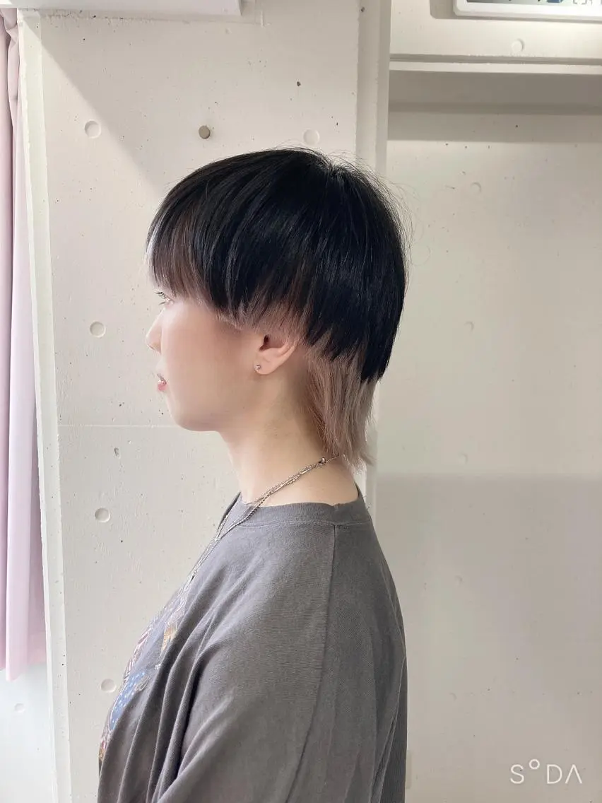 デザインカット+ブリーチ+ケアカラー🦄💕カラー前や後に髪に必要な成分を補いケアします💒の写真