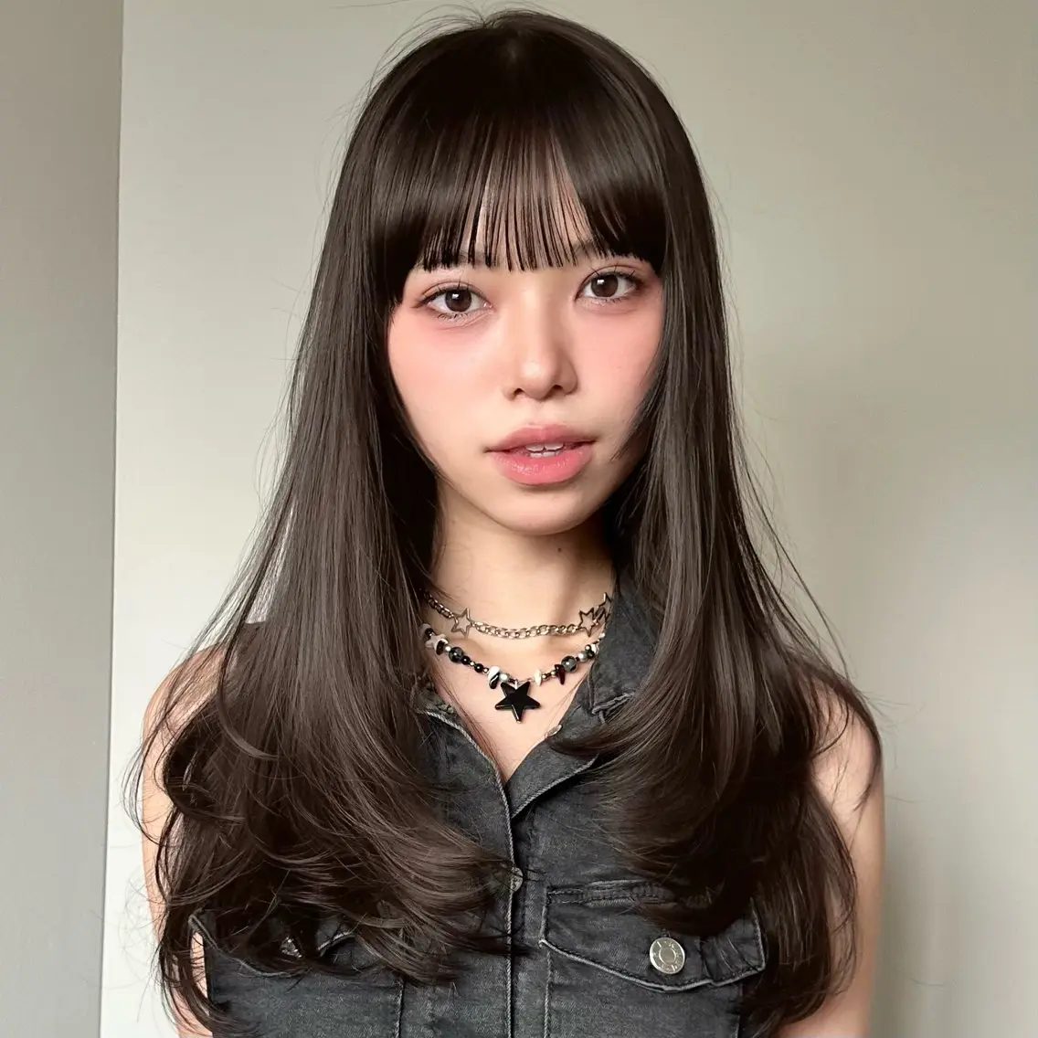 セミロング カット ヘアカラー トリートメント 🌹ハッシュカット、 レイヤー韓国ヘア🌹のヘアスタイル