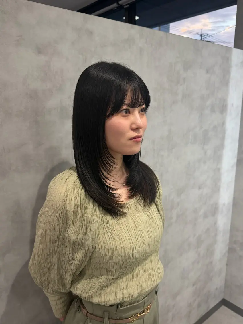 ミディアム ThairD_ yunoのヘアスタイル