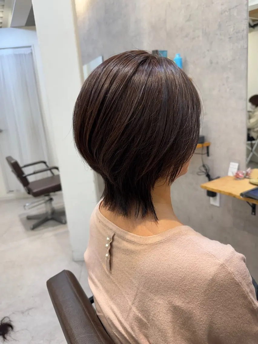 ミディアム ウルフカット 似合う髪型が 分からない方へのヘアスタイル