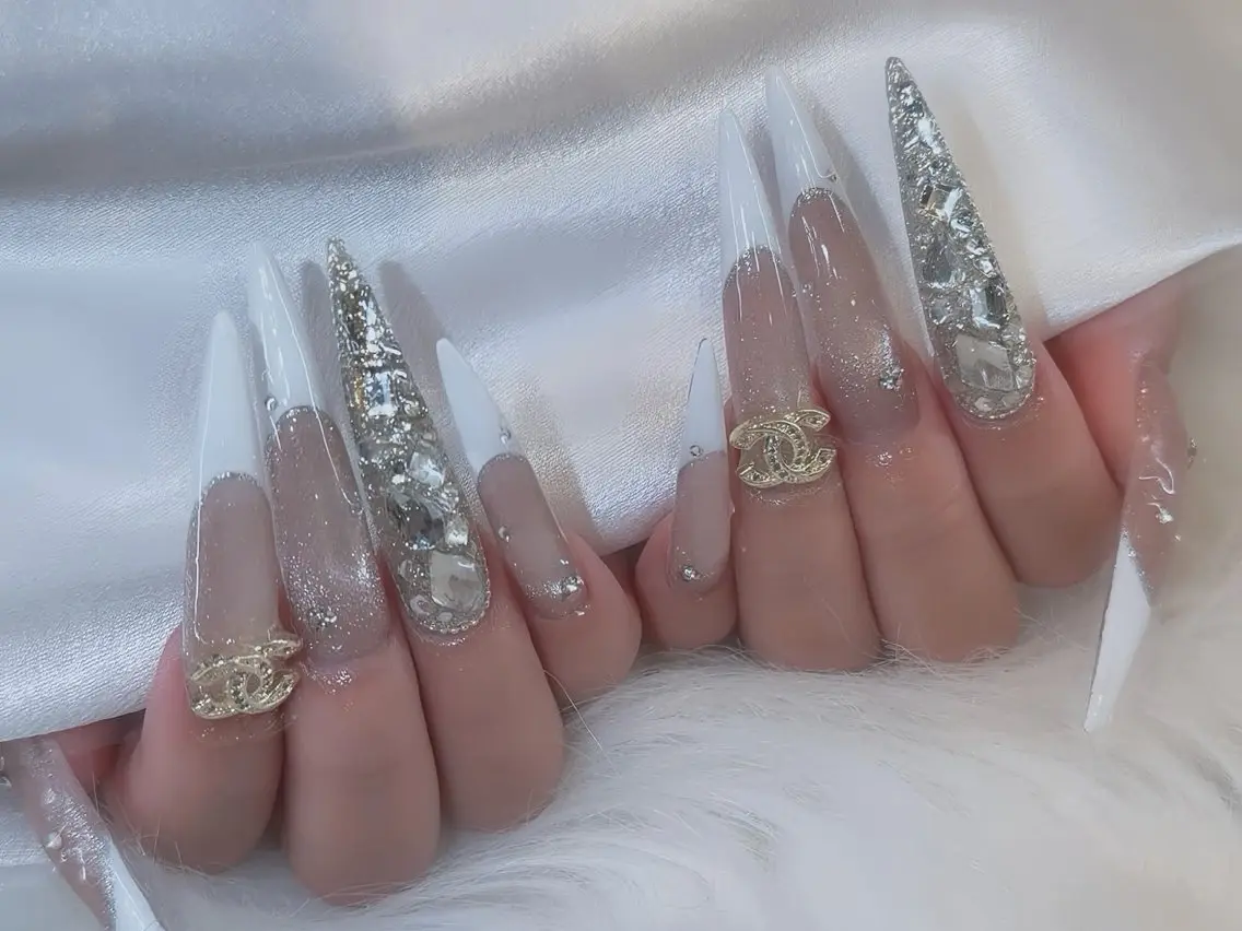 ネイル オーロラネイル チークネイル 桜ネイル クリアネイル ドット ハンドネイル Rin Nail Shinokuboのネイルデザイン