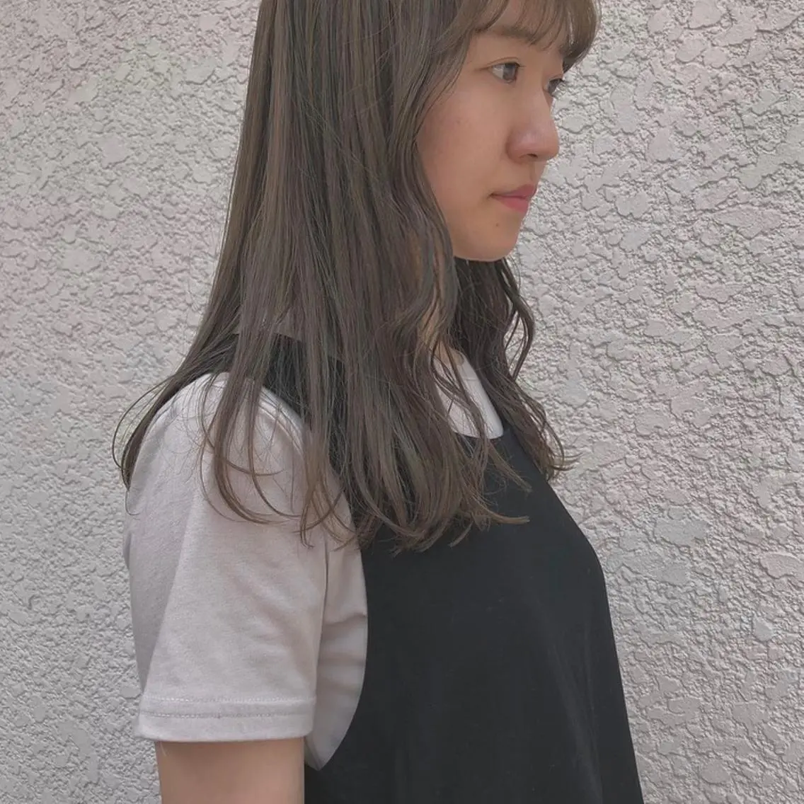 セミロング カラー ベージュカラー ブリーチ ヘアカラー トリートメント yajima Moemiのヘアスタイル