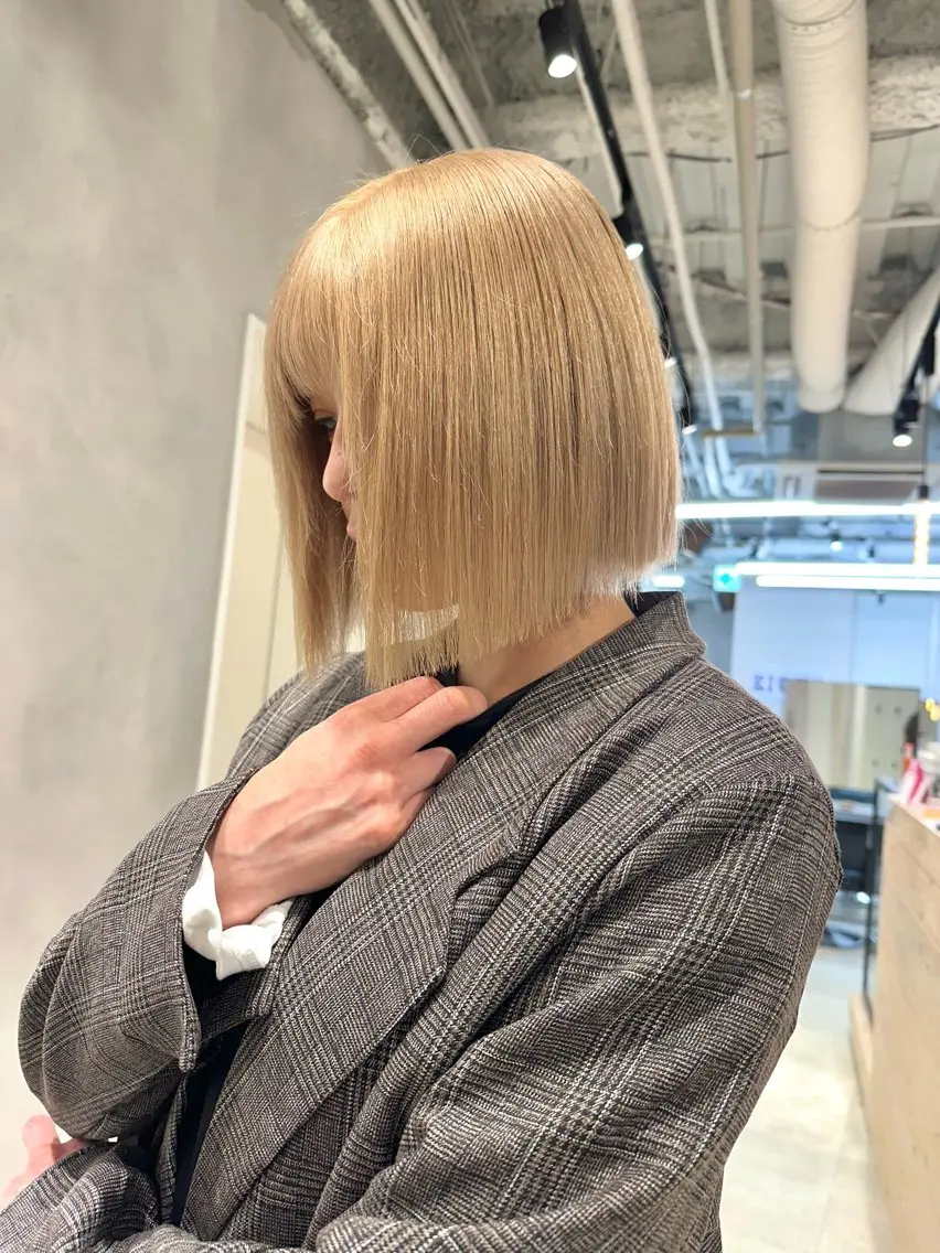 ショート カラー ベージュカラー ブリーチ ブロンド ブロンドベージュ ボブ カット ヘアカラー トリートメント 可愛いベージュ作る 美容師/あかね🧸のヘアスタイル