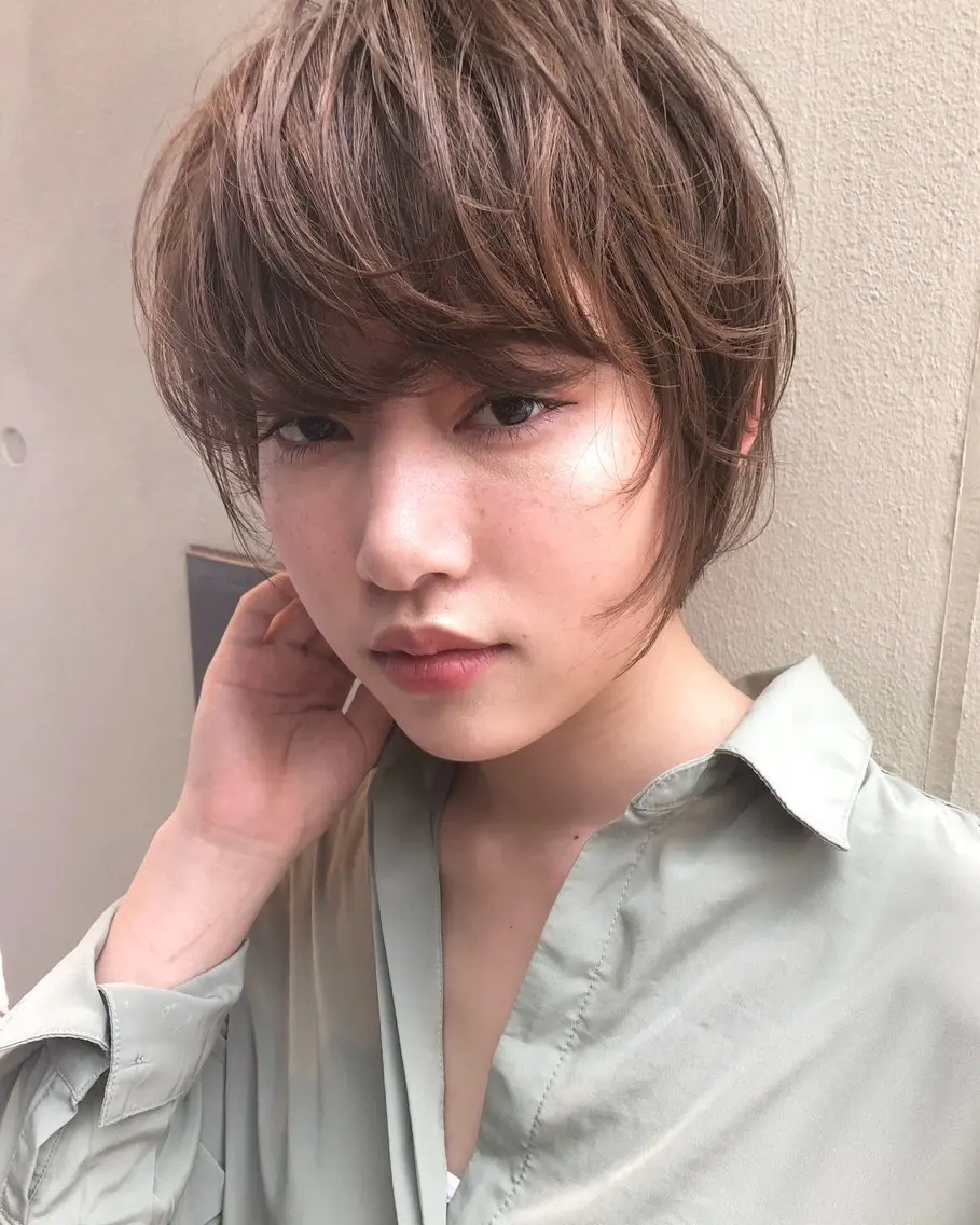ショート カット ヘアカラー 鳥羽 正治のヘアスタイル