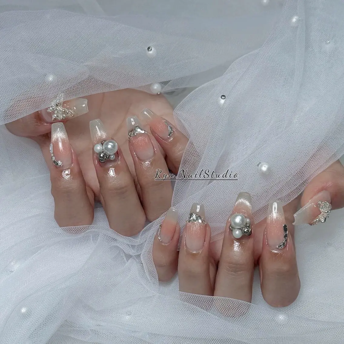 ネイル アートネイル ジェルネイル グラデーション マグネットネイル ニュアンスネイル ハンドネイル Ryu nail studioのネイルデザイン