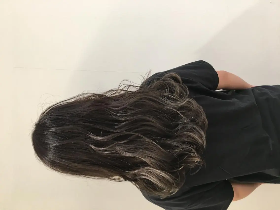 ミディアム ハイトーンブリーチ 土坂 由志【京都】のヘアスタイル