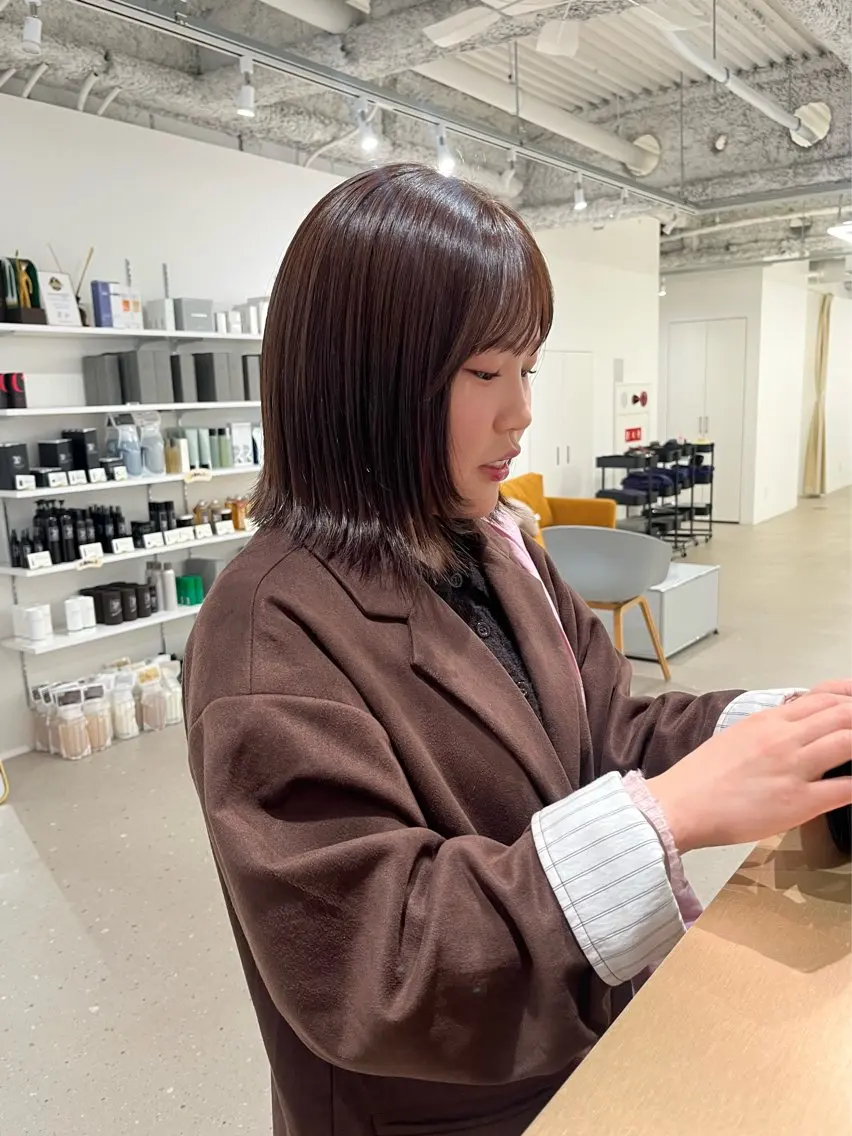 ミディアム カラー ミディアムパーマ ブリーチ 透明感カラー ダブルカラー ハイライトカラー 小顔カット/ 透明感カラー/阪本桃のヘアスタイル