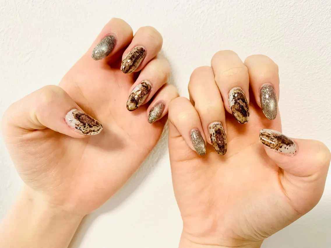 ネイル 長さ出し ニュアンスネイル 芳賀 暦美のネイルデザイン