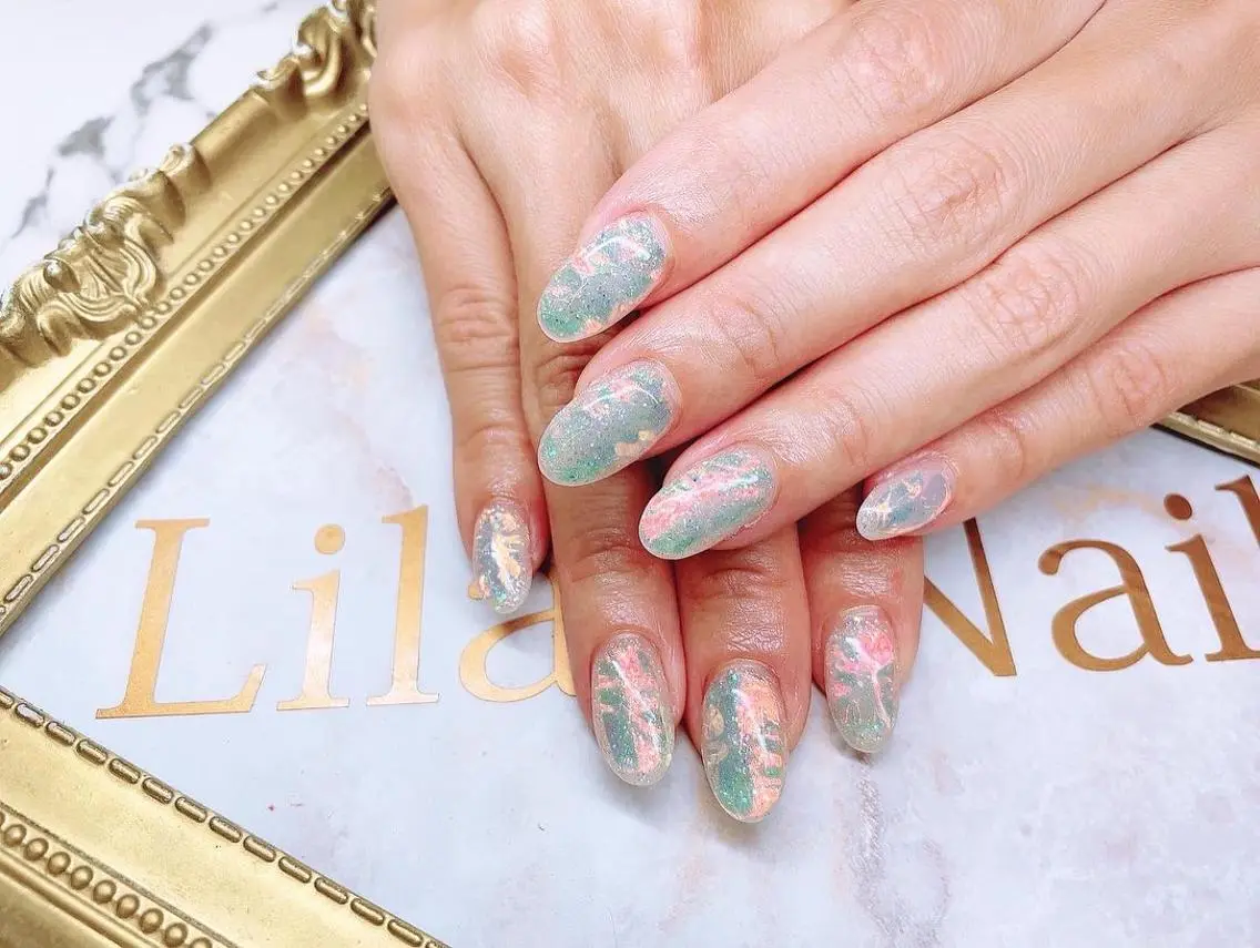 ネイル オーロラネイル フレンチネイル ジェルネイル グラデーション ハードジェル Lilas Nailのネイルデザイン