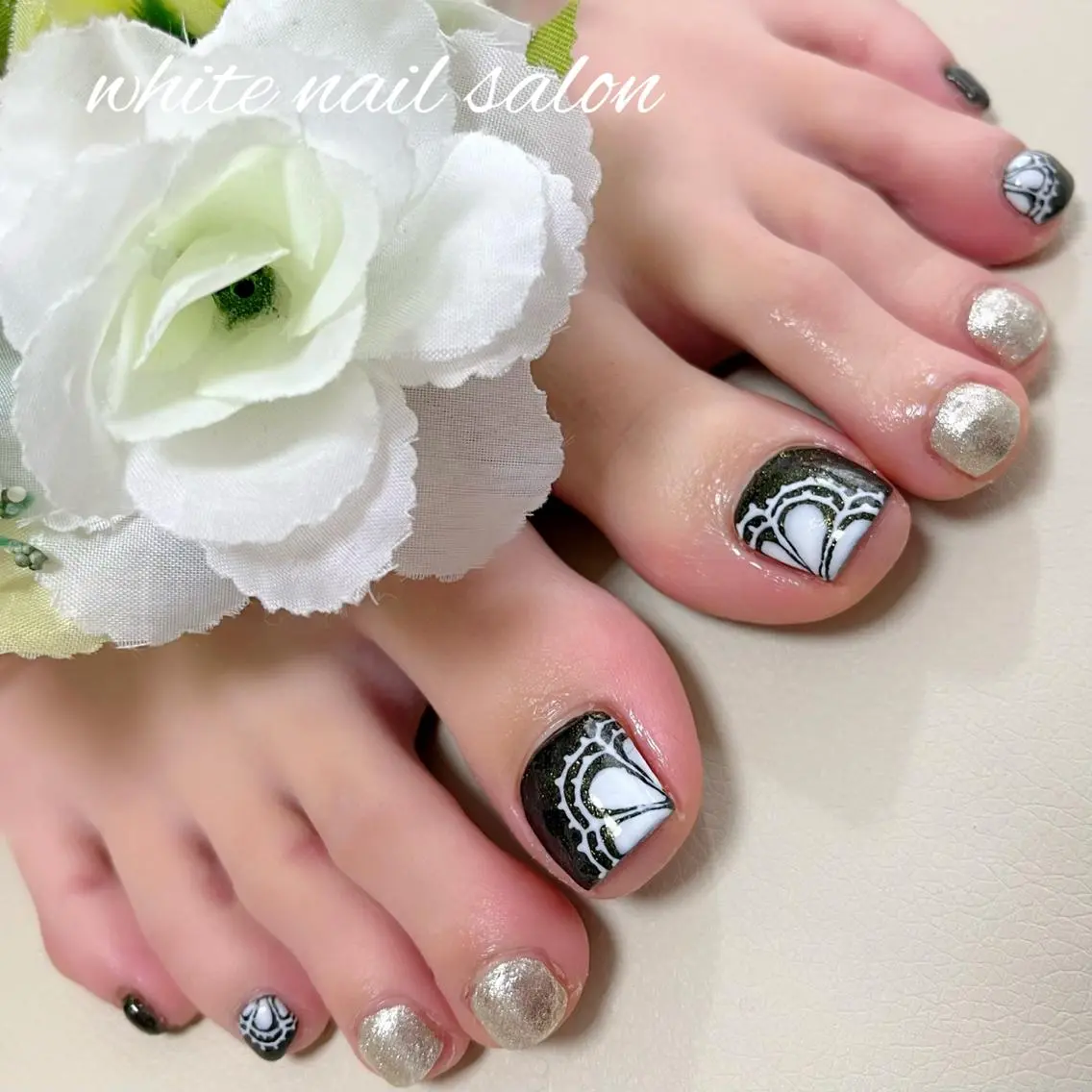 ネイル フットネイル ジェルネイル ハードジェル ラメ(グリッター) 持ち込み フットネイル white nail salonのネイルデザイン