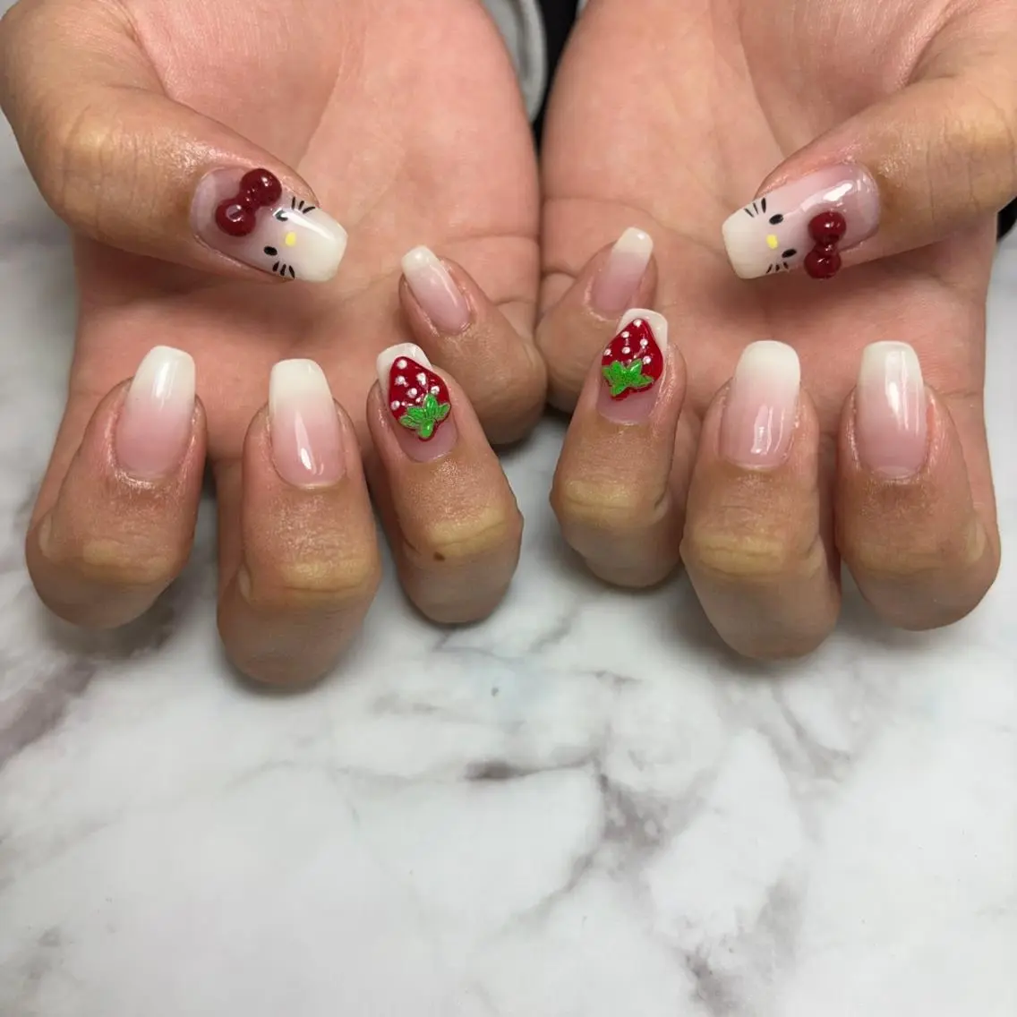 salon UNE LMA見習いスタッフのネイルデザイン
