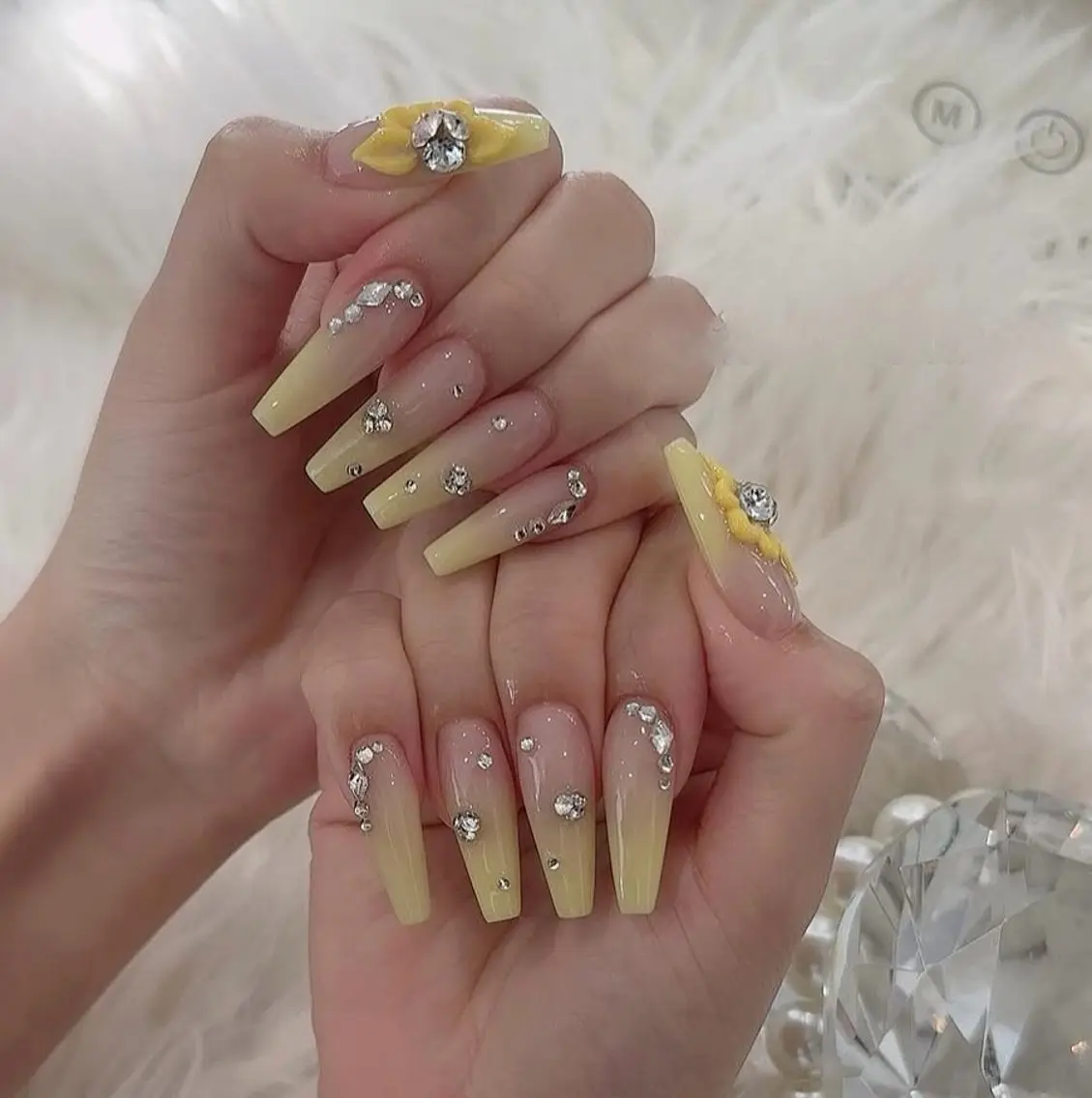 ネイル アートネイル ボルドー フレンチネイル ジェルネイル 氷ネイル・うるうるネイル ハンドネイル Julie NailSalonのネイルデザイン