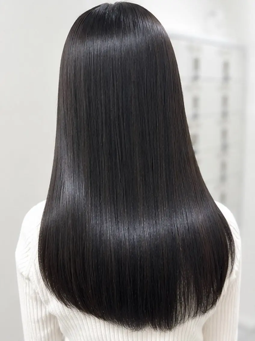 ロング カット 縮毛矯正 暗髪うる艶ヘア🫧 yumi🐈‍⬛🪽のヘアスタイル