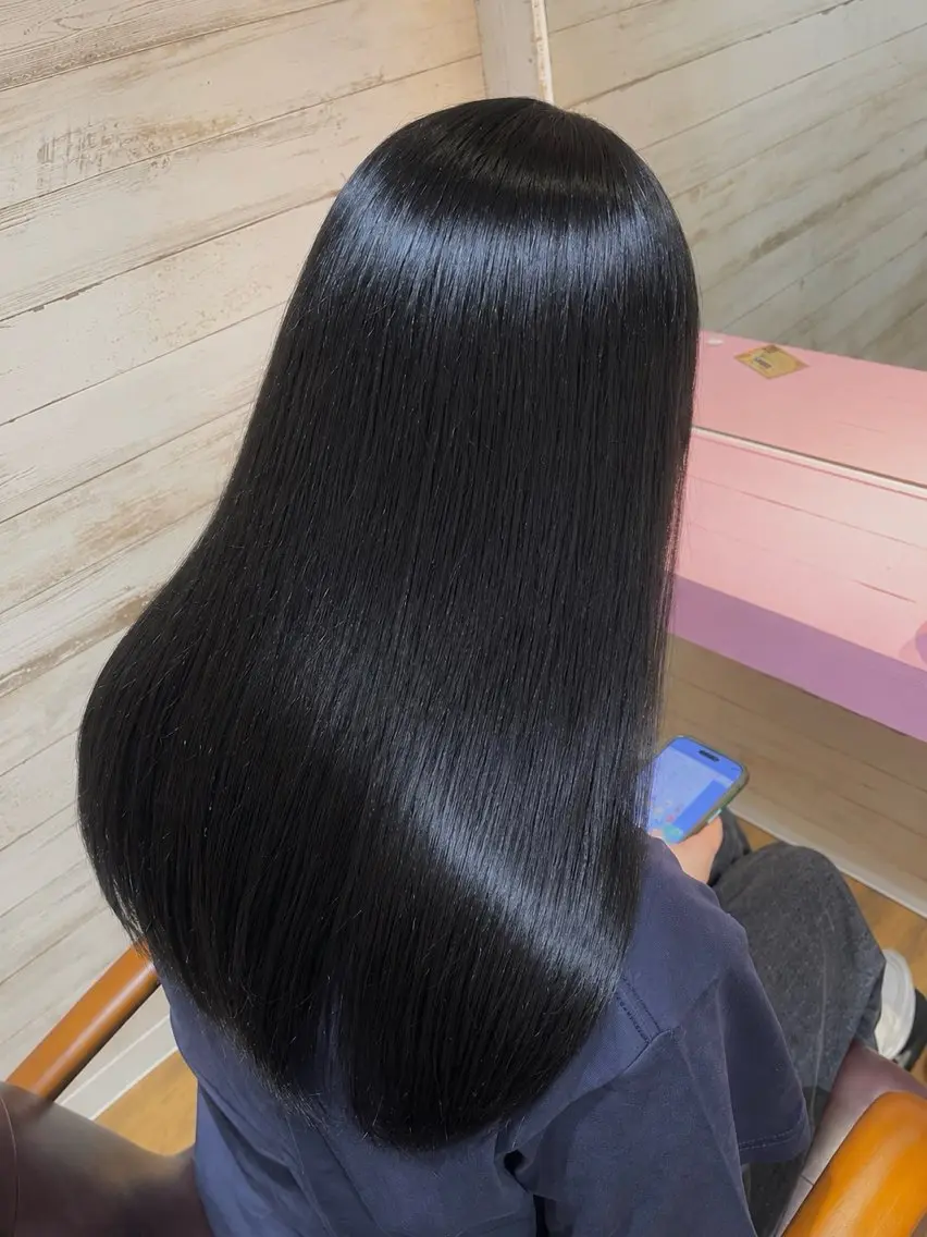 ロング カット ヘアカラー kotomi / Lowaのヘアスタイル