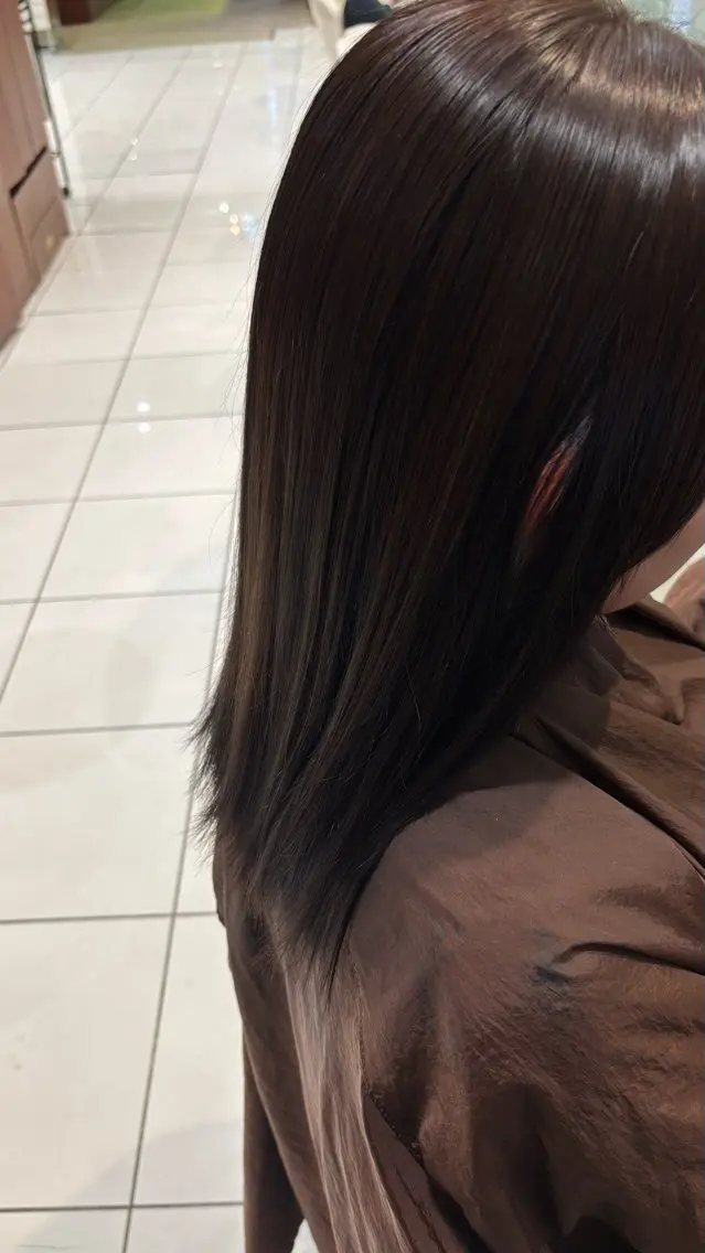 カラー ショコラグレージュ グレージュ 柴垣 万希のヘアスタイル