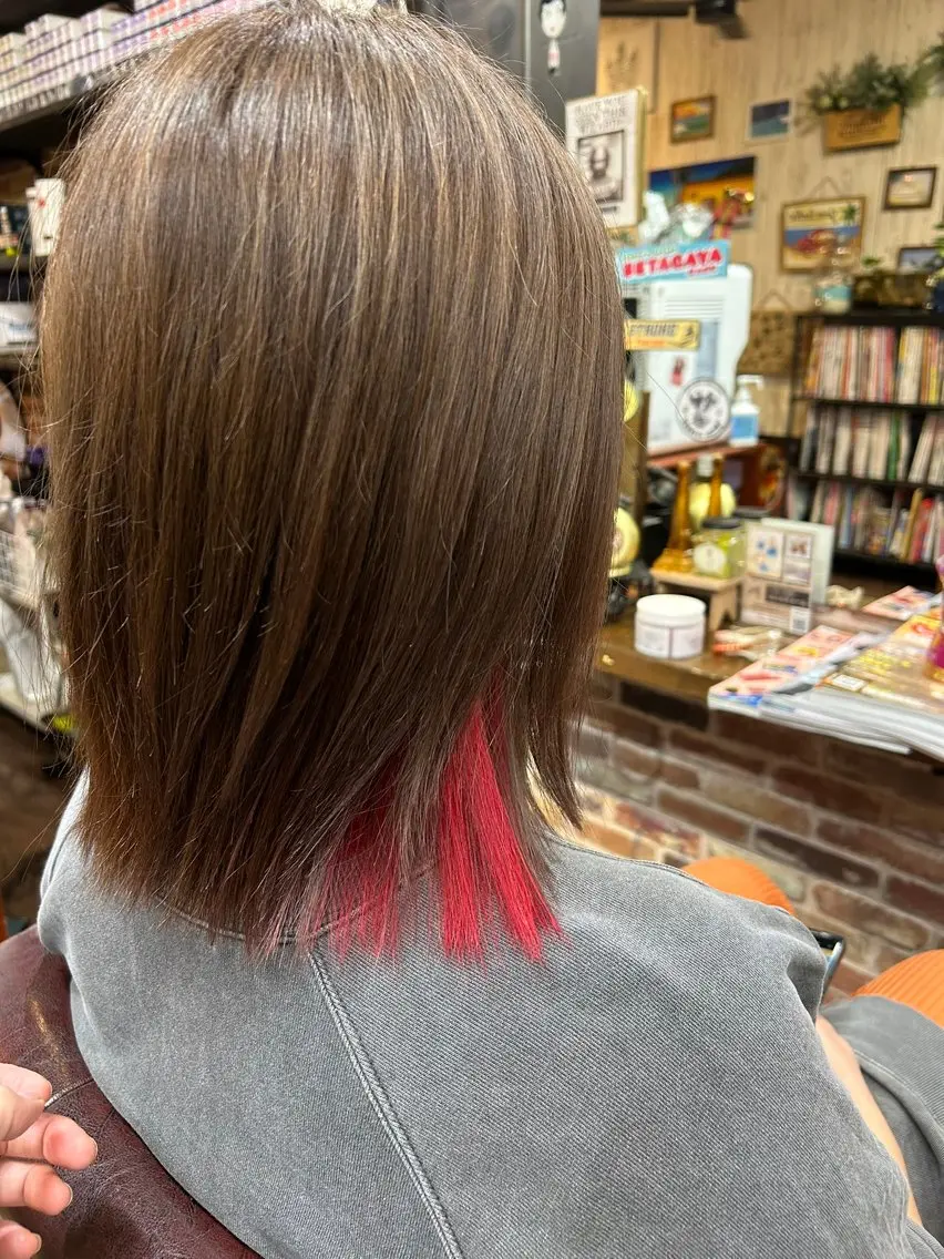 ミディアム カラー ブリーチ インナーカラー くせ毛 トリートメント ヘアカラー トリートメント 🌴 NALUスタイ リストおKIKU🏄のヘアスタイル