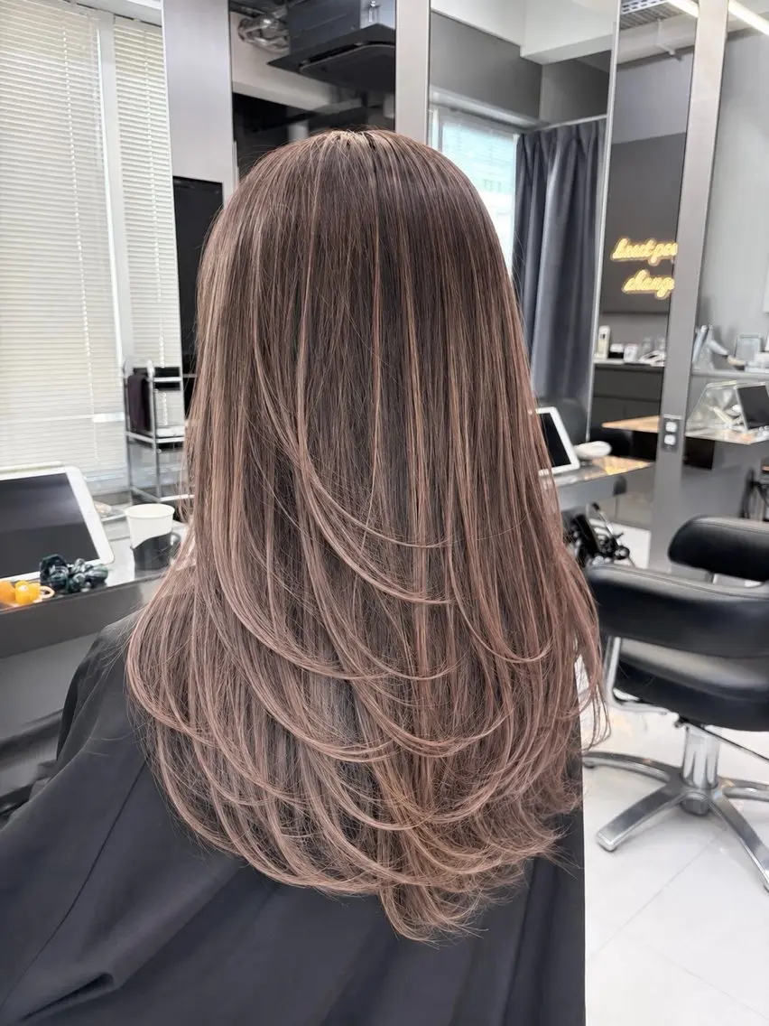 ロング カット ヘアカラー トリートメント 🫧バレイヤージュ/ ハイライト/ミズキのヘアスタイル