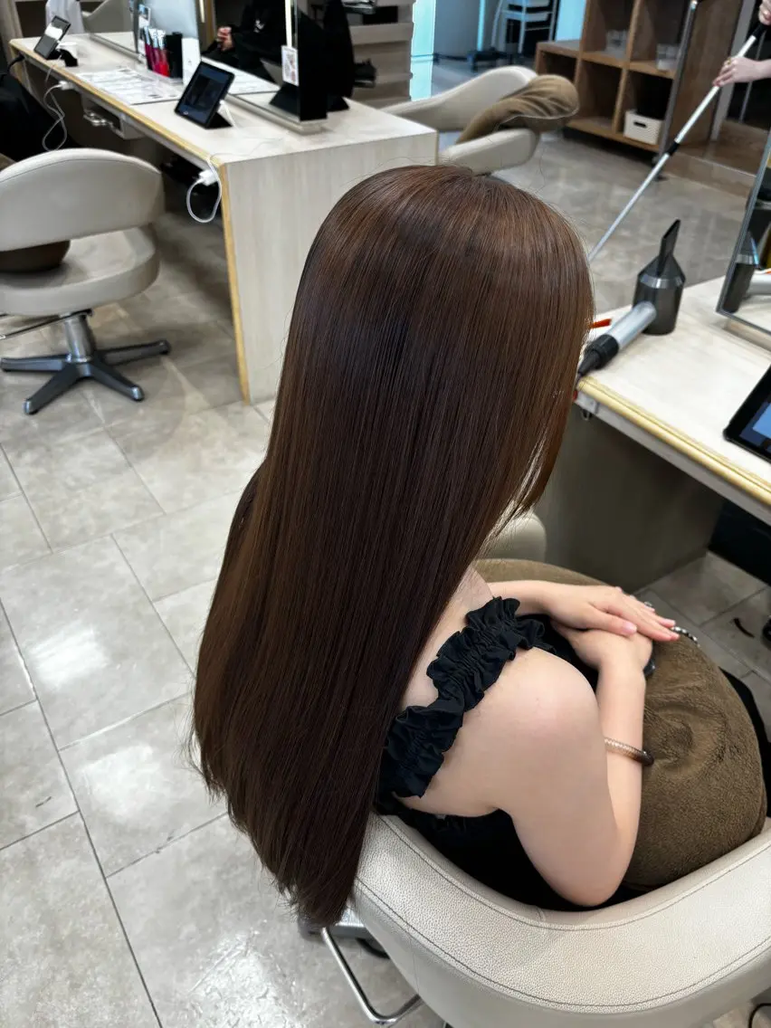 ロング カット ヘアカラー トリートメント kenje luscaのヘアスタイル