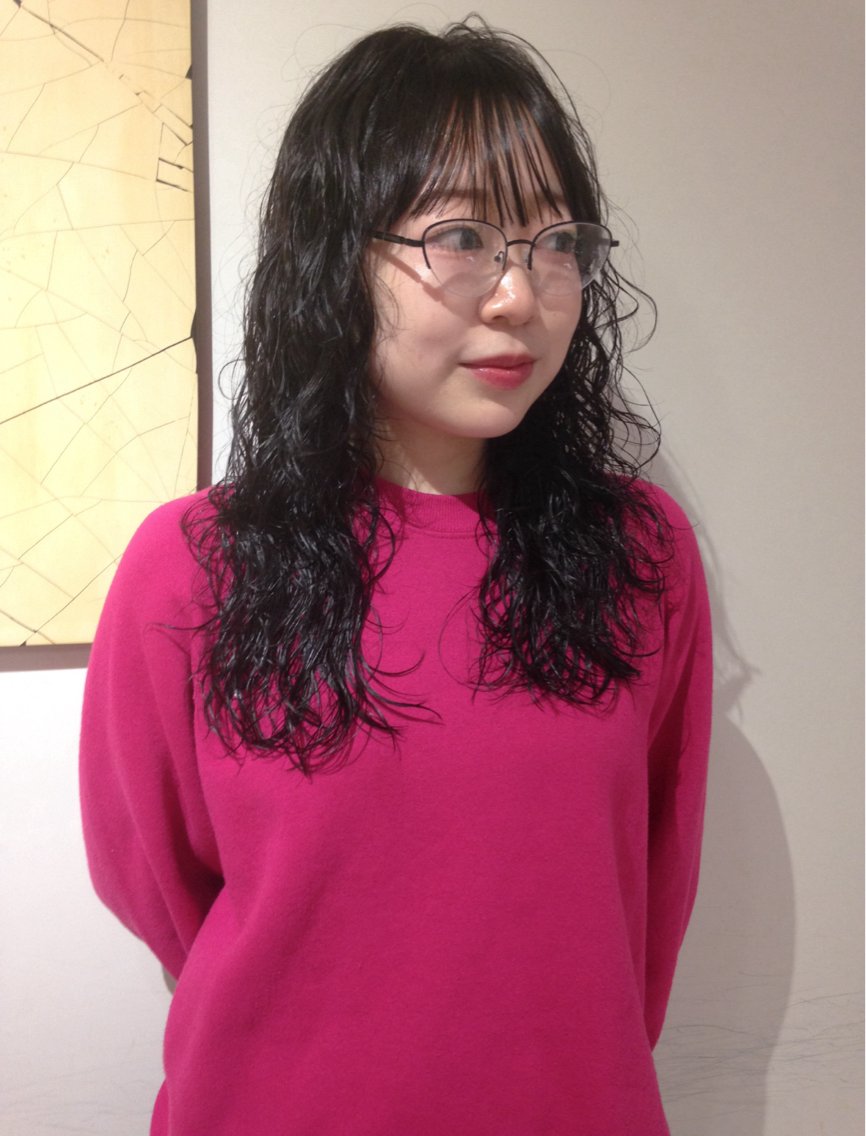 ロング パーマ パーマ まや/レイヤーパーマ 透明感、暖色カラーのヘアスタイル