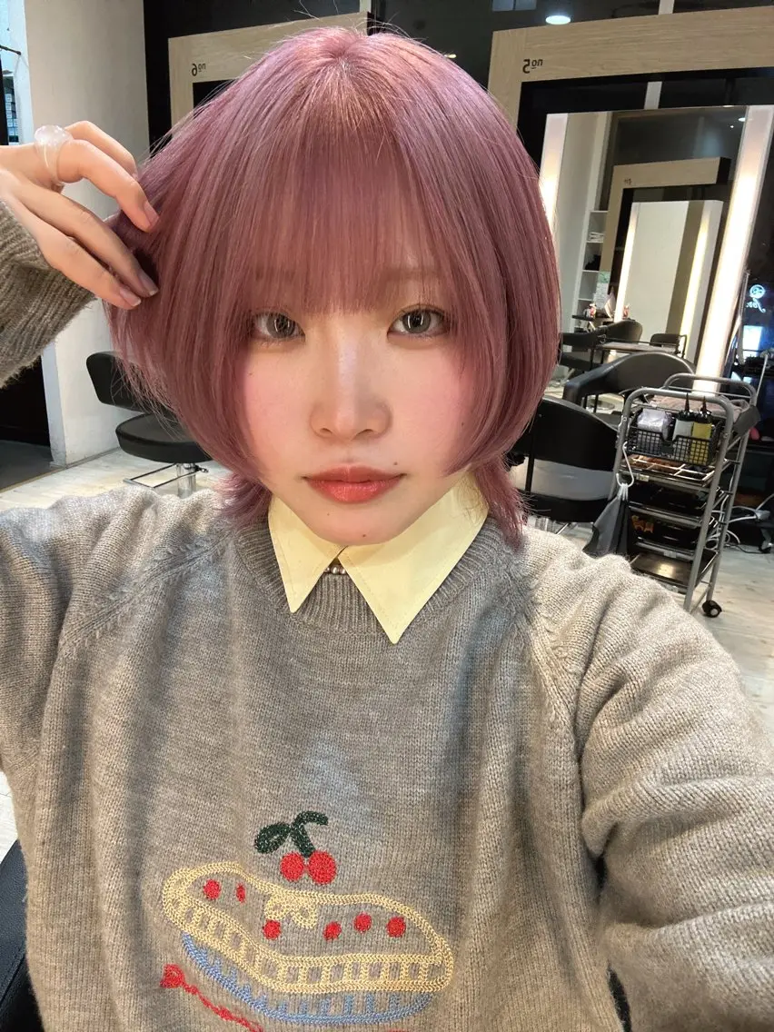 ミディアム カラー ブリーチ ピンクカラー カット ヘアカラー トリートメント 有働由良／ハイトーン ／韓国メンズヘアのヘアスタイル
