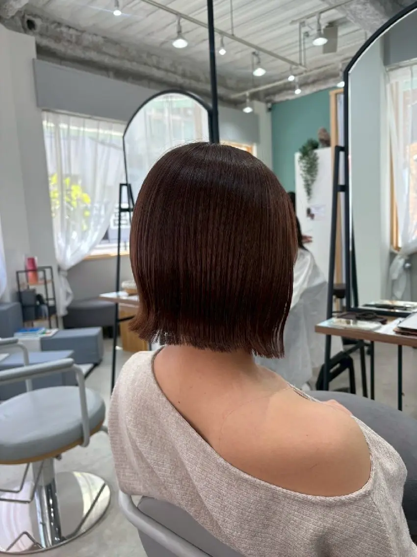 ミディアム カラー ブラウンカラー ナチュラルブラウン ボブ sanctuary  箕面店のヘアスタイル