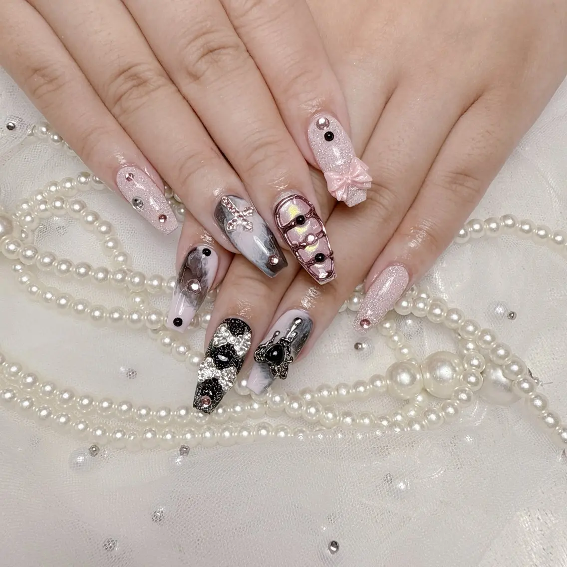 ネイル ジェルネイル 韓国ネイル マグネットネイル 持ち込み ワンカラーネイル ハンドネイル アールワン NAIL SALONのネイルデザイン