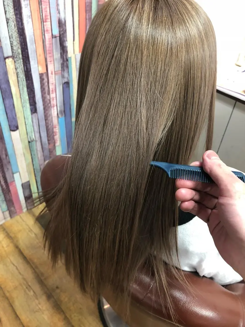 【髪質改善ヘアエステ】モイスチャーWカラー（ケアブリーチ＋モイスチャーカラー）＋ダメージ補修トリートメントの写真