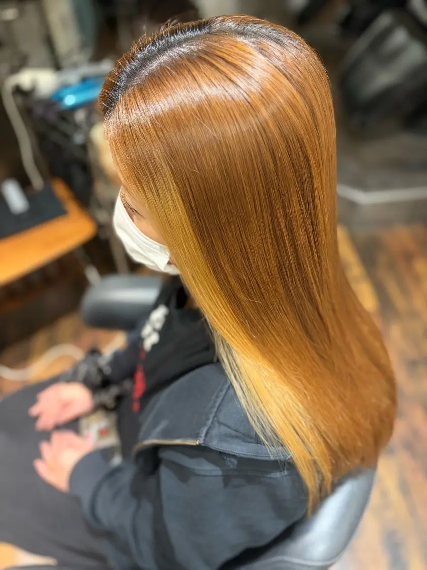 セミロング ミストバング ハイライト 縮毛矯正 ✨矯正口コミ4.9✨ 歴21年代表ヨシアキのヘアスタイル