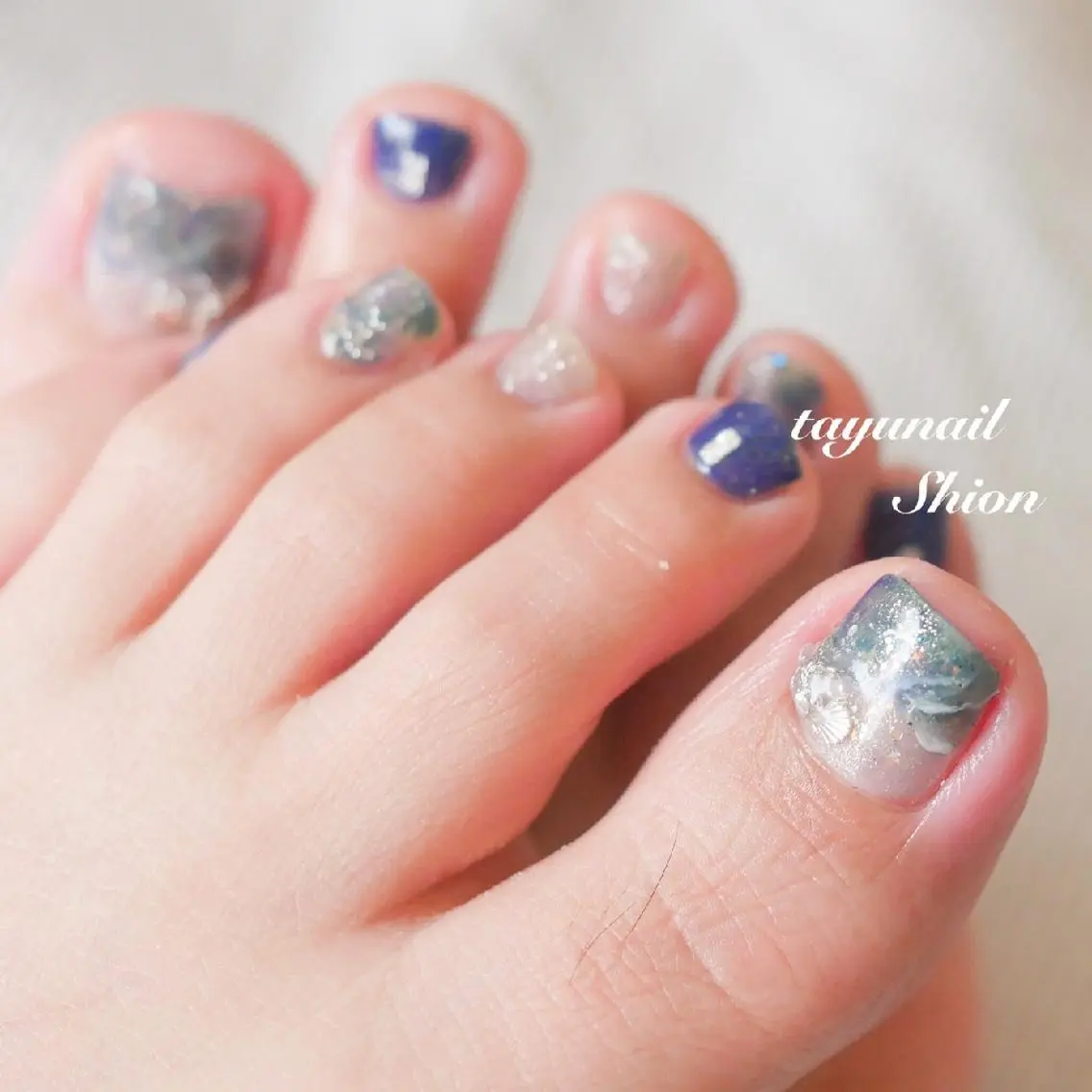 ネイル ブルー クリアネイル フットネイル ジェルネイル パラジェル ネイルサロン 【たゆnail】のネイルデザイン