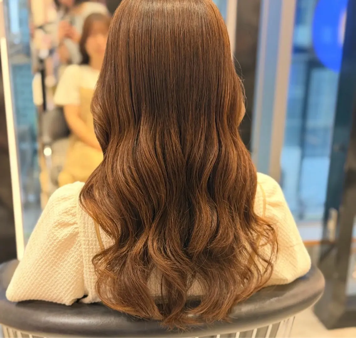 ロング パーマ カット パーマ トリートメント コテ巻きパーマ💙 シノヤユイのヘアスタイル