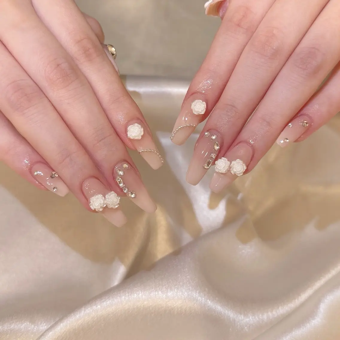ネイル ハンドネイル シュシュ 🎀 girly nailのネイルデザイン