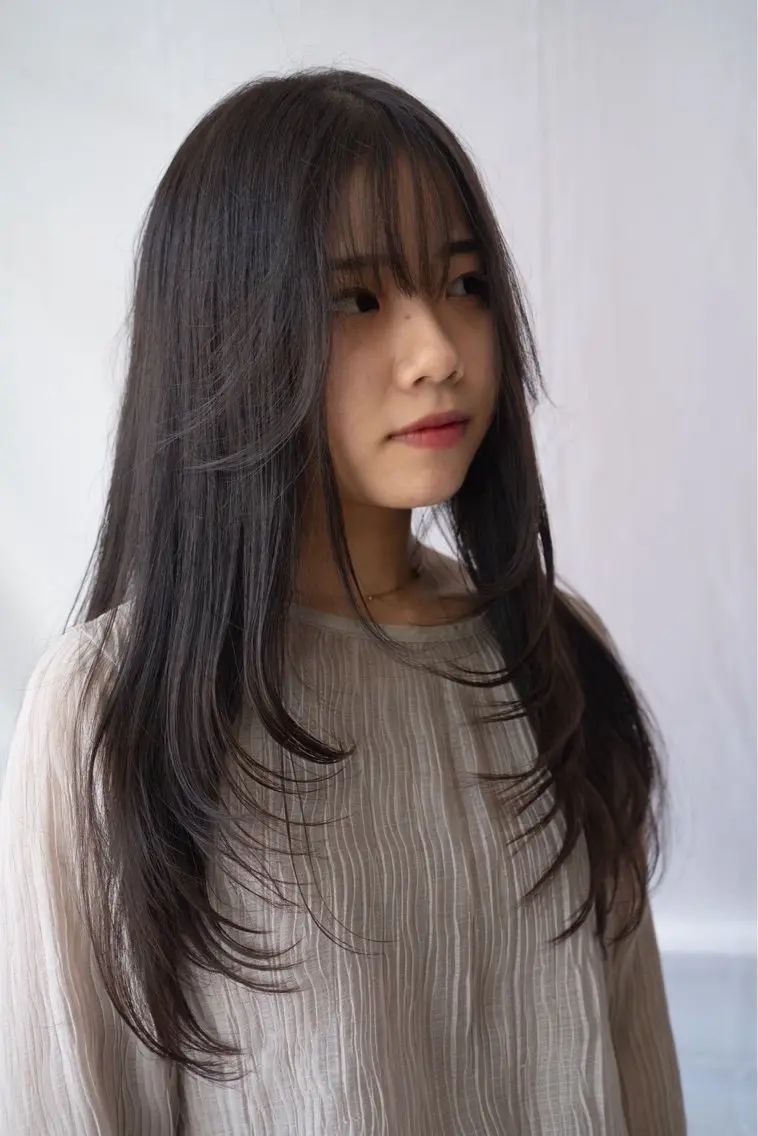 ロング ヘアカラー 赤嶺 雅姫のヘアスタイル