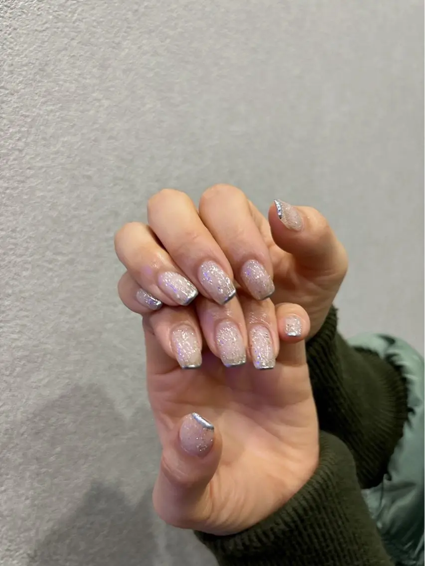 ネイル フレンチネイル ラメ(グリッター) plum nailのネイルデザイン