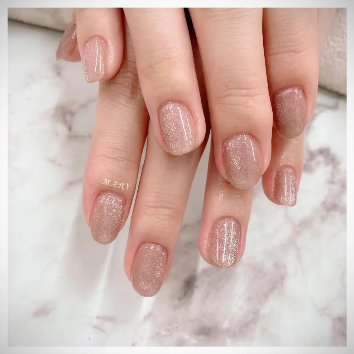 ネイル マグネットネイル ニュアンスネイル オフィスネイル ワンカラーネイル シンプルネイル ハンドネイル Mary nail .narumiのネイルデザイン