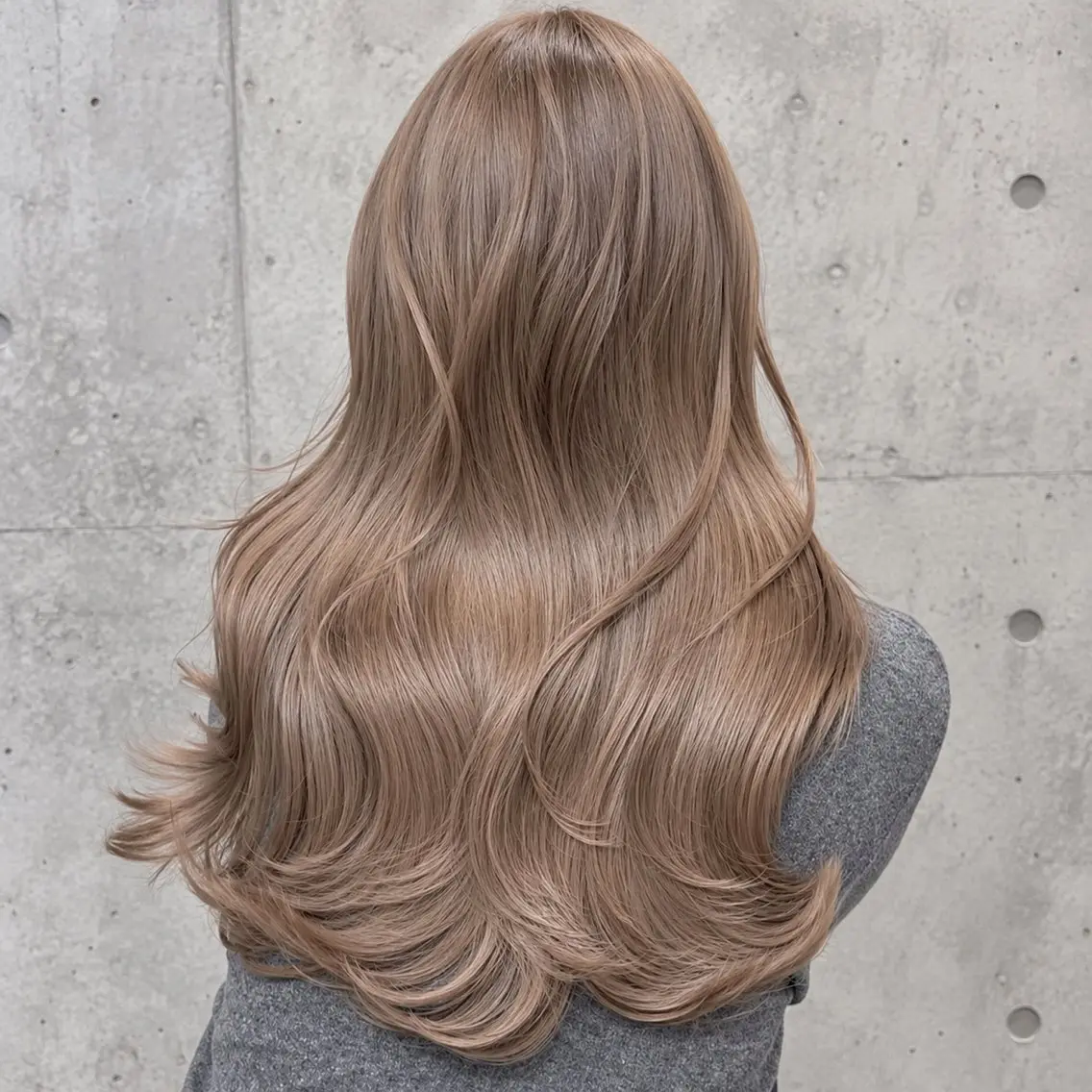 ロング ロングレイヤー 韓国風ヘア レイヤーカット ロング ヘアカラー Trip 香椎🌟 ブリーチ/髪質改善のヘアスタイル