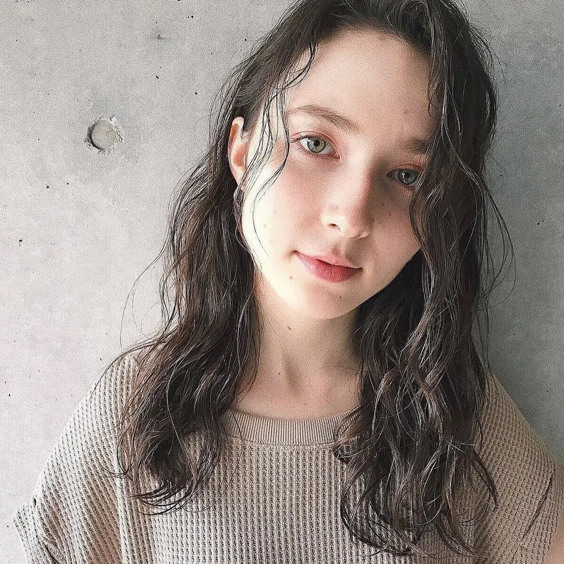 セミロング カラー パーマ ヘアアレンジ セミロングパーマ トリートメント 松田 亮葉のヘアスタイル