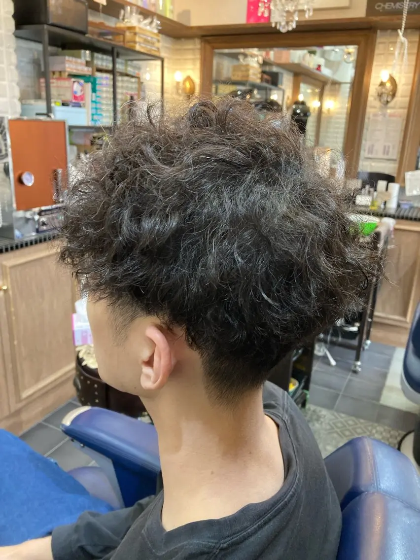 ショート メンズ メンズパーマ メンズツイストパーマ ツイストパーマ ルピナス中田店長 山口大地のヘアスタイル