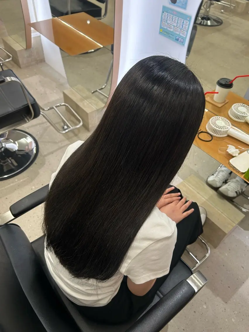本日限定‼️【ホリスティックカラー】髪の毛を痛ませないカラー‼️の写真
