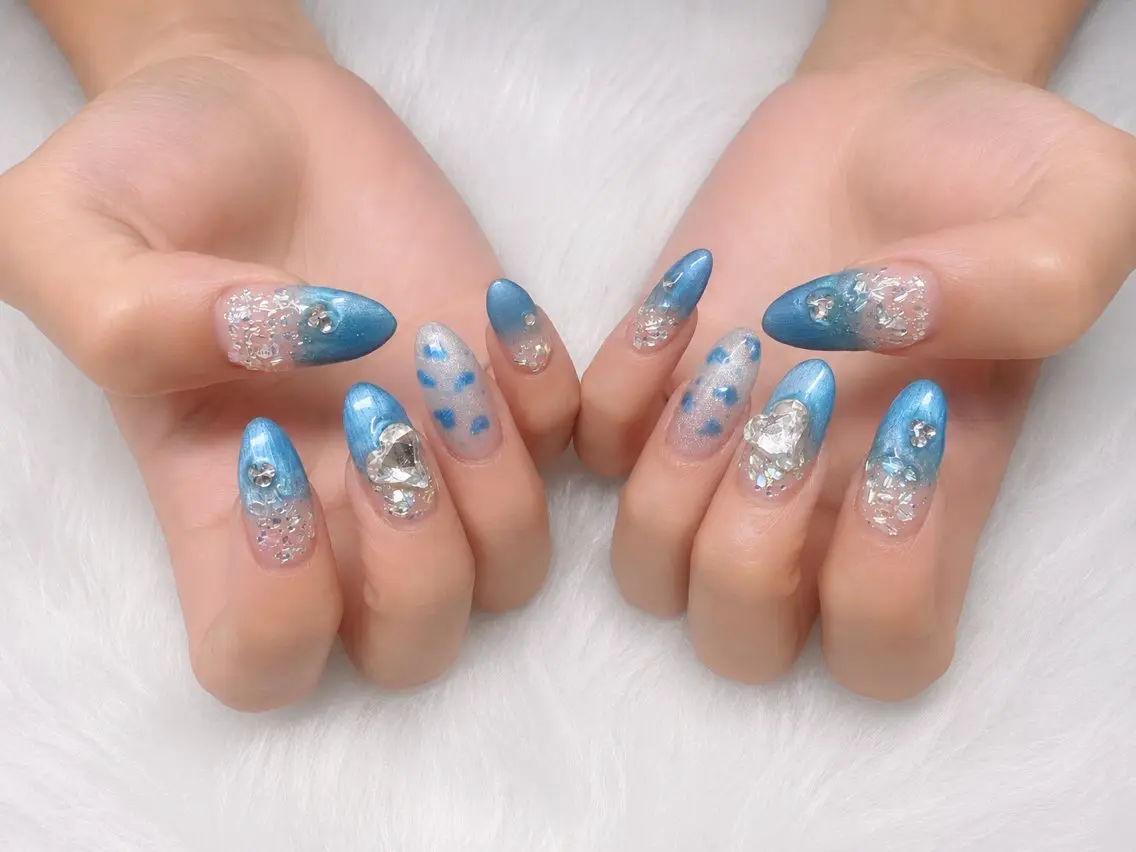 ネイル ブルー ハート キラキラネイル ロングネイル マグネットネイル ハンドネイル lily salonのネイルデザイン