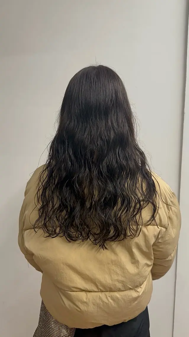 ロング カット パーマ 小寺 柚初のヘアスタイル