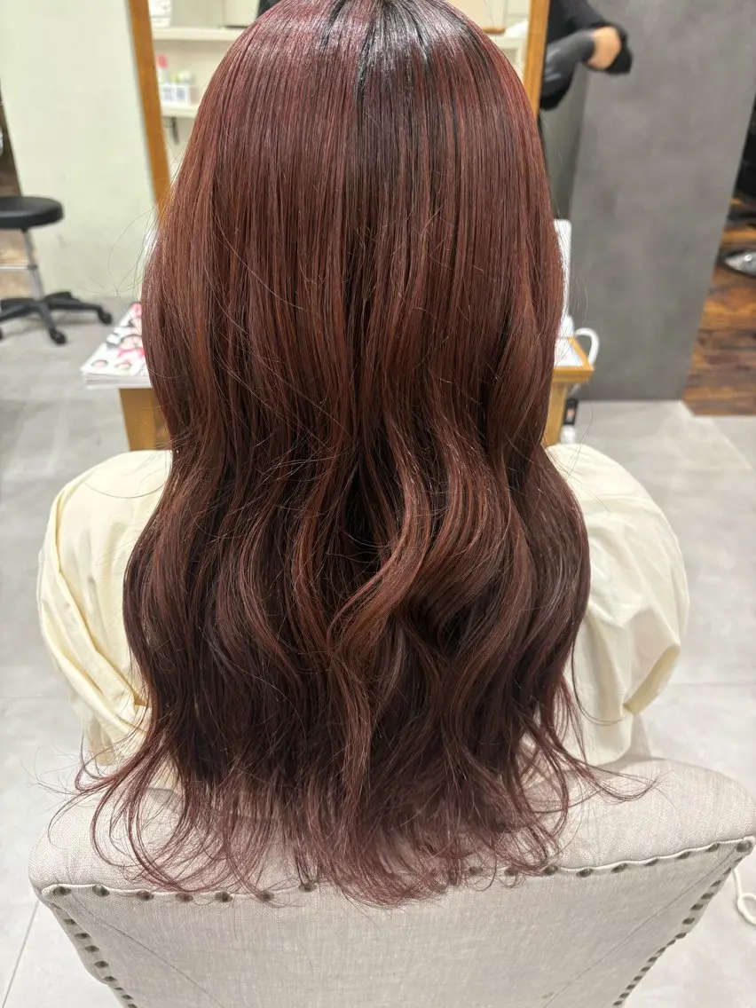 ロング ヘアカラー 秋山 拓未のヘアスタイル