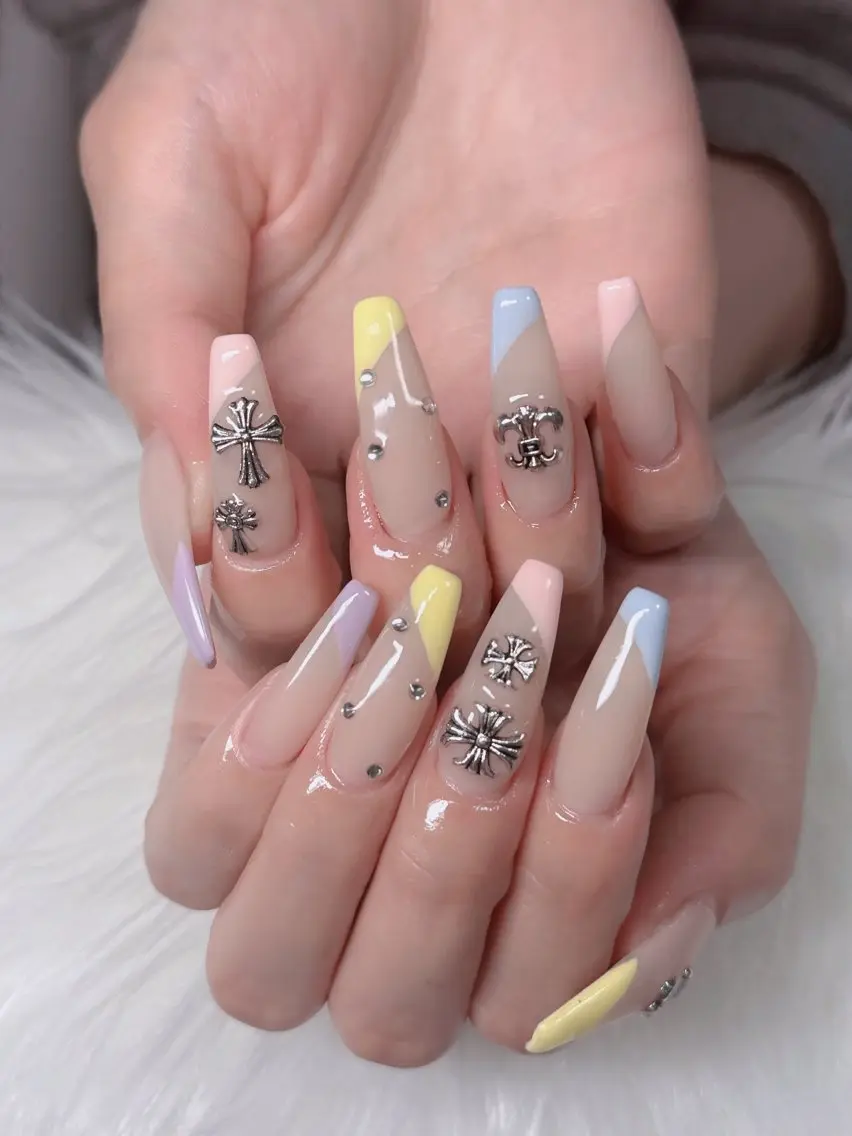 ネイル フレンチネイル ジェルネイル ハロウィン キラキラネイル 韓国ネイル H.baby Nail Salonのネイルデザイン