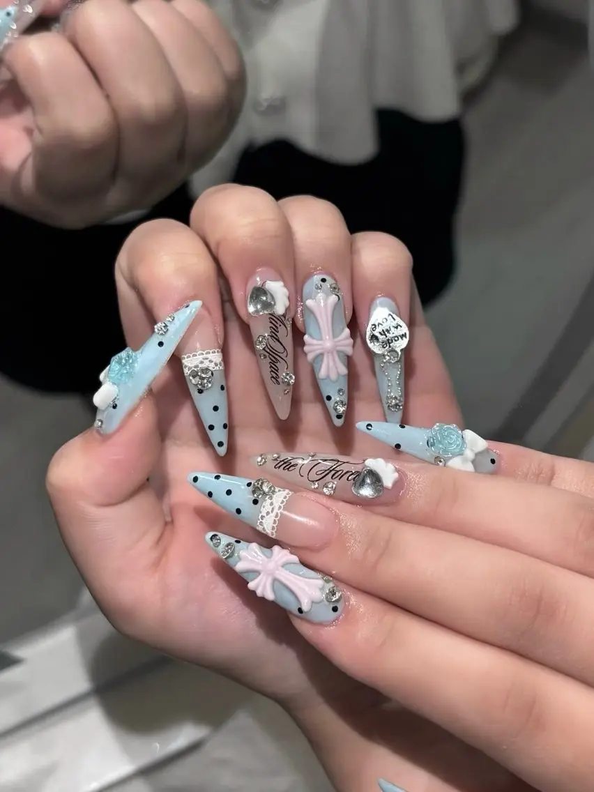 ネイル チークネイル ドット フットネイル フレンチネイル グラデーション ハンドネイル ハンドケア Nihonthy Nail 新宿のネイルデザイン