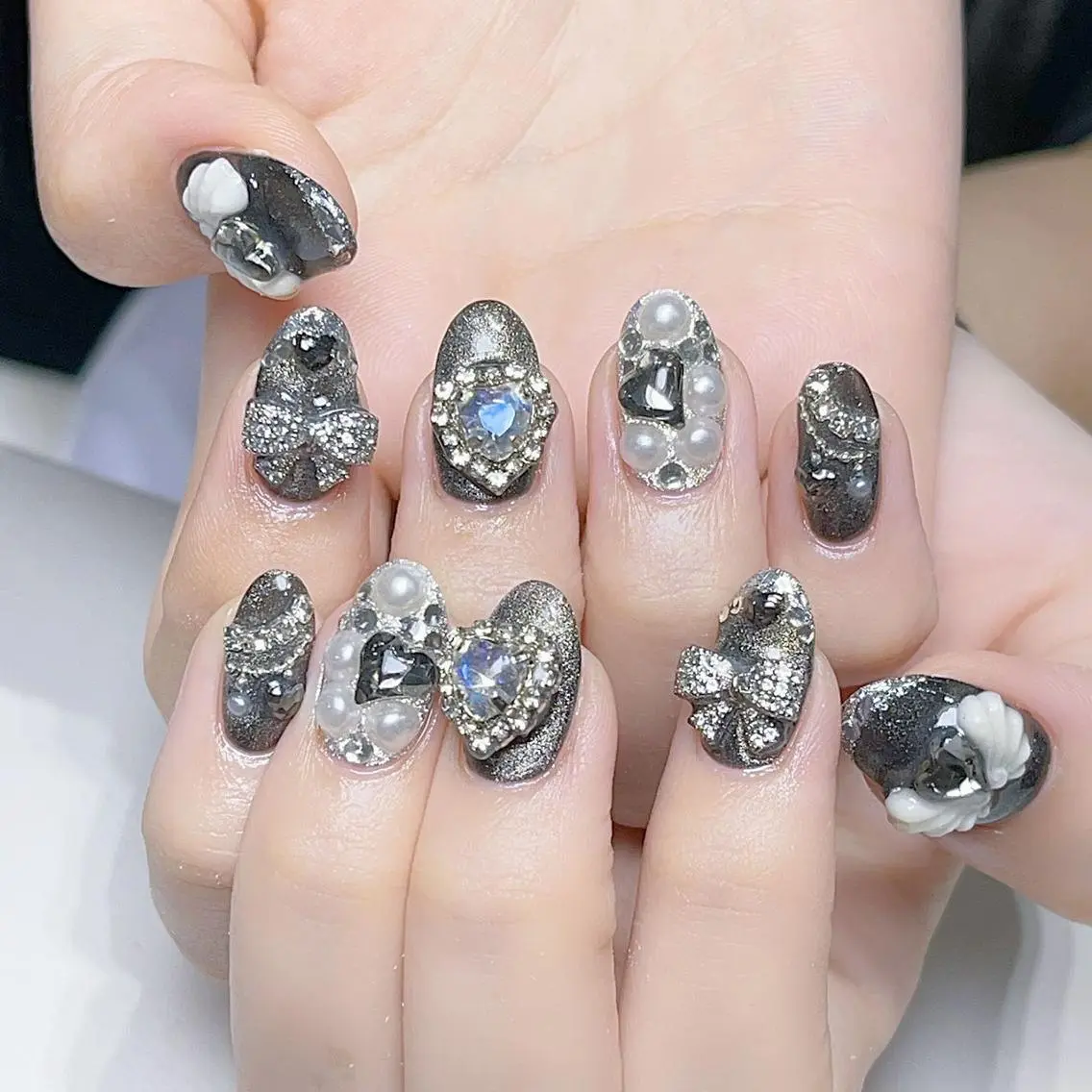 ネイル Queens テイのネイルデザイン