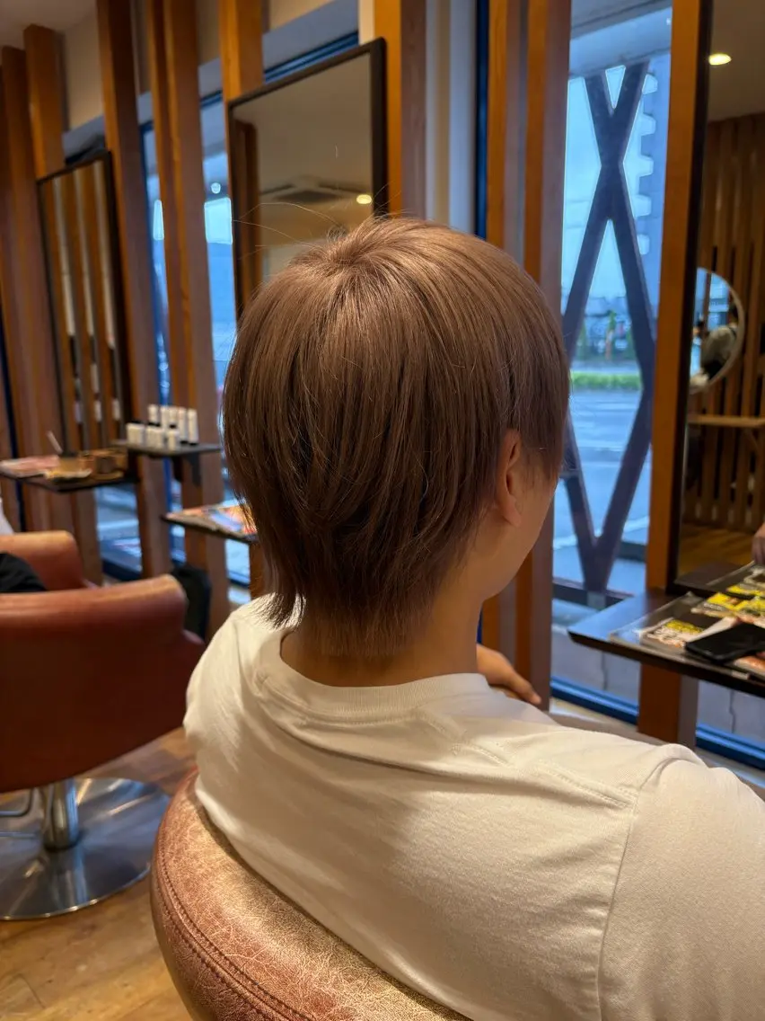 ショート ヘアカラー 山本 あやめ子のヘアスタイル
