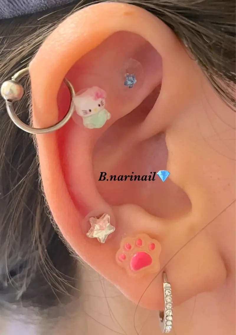 耳つぼジュエリー👂💎付け放題コース💖ネイルと同時予約のお客様は200円オフ💖の写真
